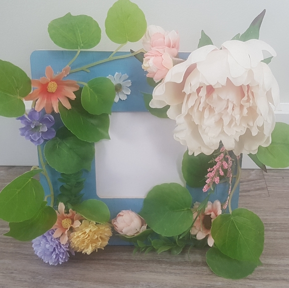 Flower Frame [3.7 x 3.7” opening] - Picture 2 of 7